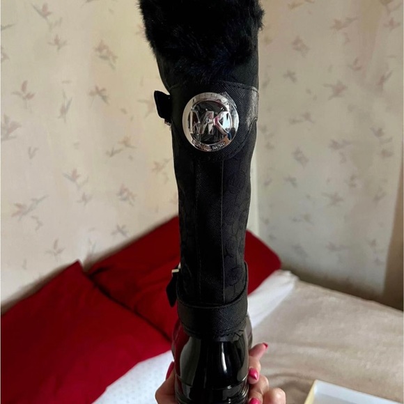 Michael Kors size 6, woman’s boot. Worn one time. - Picture 3 of 7